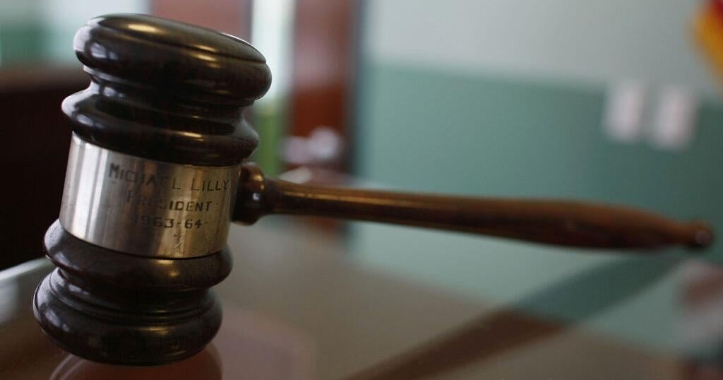 Fort Myers federal judge dies before facing impeachment proceedings cover image